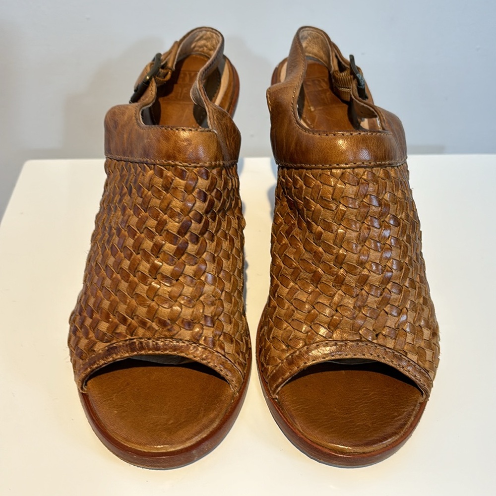 FRYE Sofia Women's Heels Sandals Size Brown Woven Leather Buckle 4" Heel size 8 - Picture 2 of 14